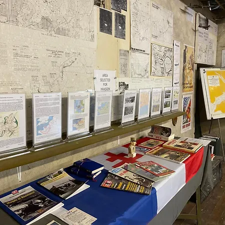 Le Manoir Des Doyens Loft - Sleeps 8 - D-day Museum On-site - Minute Walk To Commonwealth Cemetery! 4* Saint-Loup-Hors