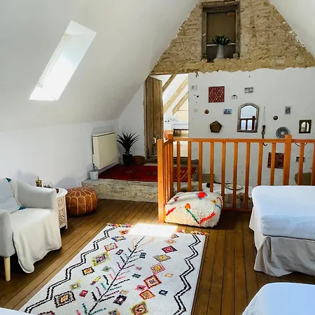 Le Manoir Des Doyens Loft - Sleeps 8 - D-day Museum On-site - Minute Walk To Commonwealth Cemetery! Saint-Loup-Hors