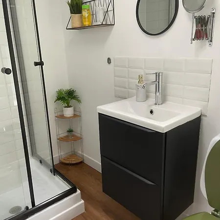 Le Manoir Des Doyens Loft - Sleeps 8 - D-day Museum On-site - Minute Walk To Commonwealth Cemetery! Saint-Loup-Hors