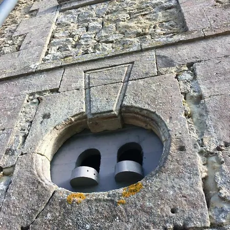 Le Manoir Des Doyens Loft - Sleeps 8 - D-day Museum On-site - Minute Walk To Commonwealth Cemetery! فندق مبيت وإفطار 4*