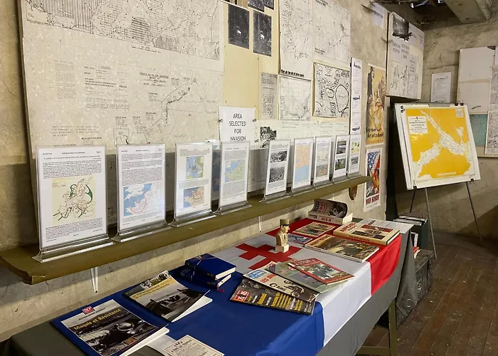 Le Manoir Des Doyens Loft - Sleeps 8 - D-day Museum On-site - Minute Walk To Commonwealth Cemetery! 4* Saint-Loup-Hors