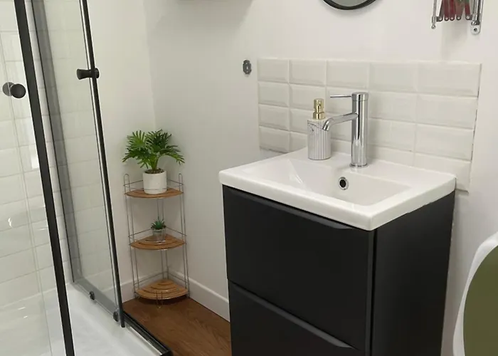 Le Manoir Des Doyens Loft - Sleeps 8 - D-day Museum On-site - Minute Walk To Commonwealth Cemetery! Saint-Loup-Hors