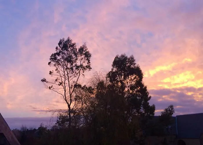 Le Manoir Des Doyens Loft - Sleeps 8 - D-day Museum On-site - Minute Walk To Commonwealth Cemetery! 4* Saint-Loup-Hors